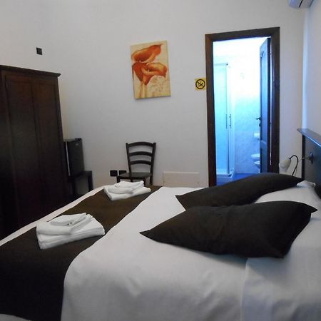 Bed & Breakfast Giardini Di Marzo เลชเช ภายนอก รูปภาพ