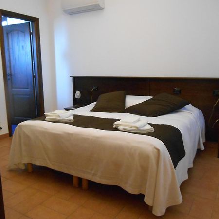 Bed & Breakfast Giardini Di Marzo เลชเช ภายนอก รูปภาพ