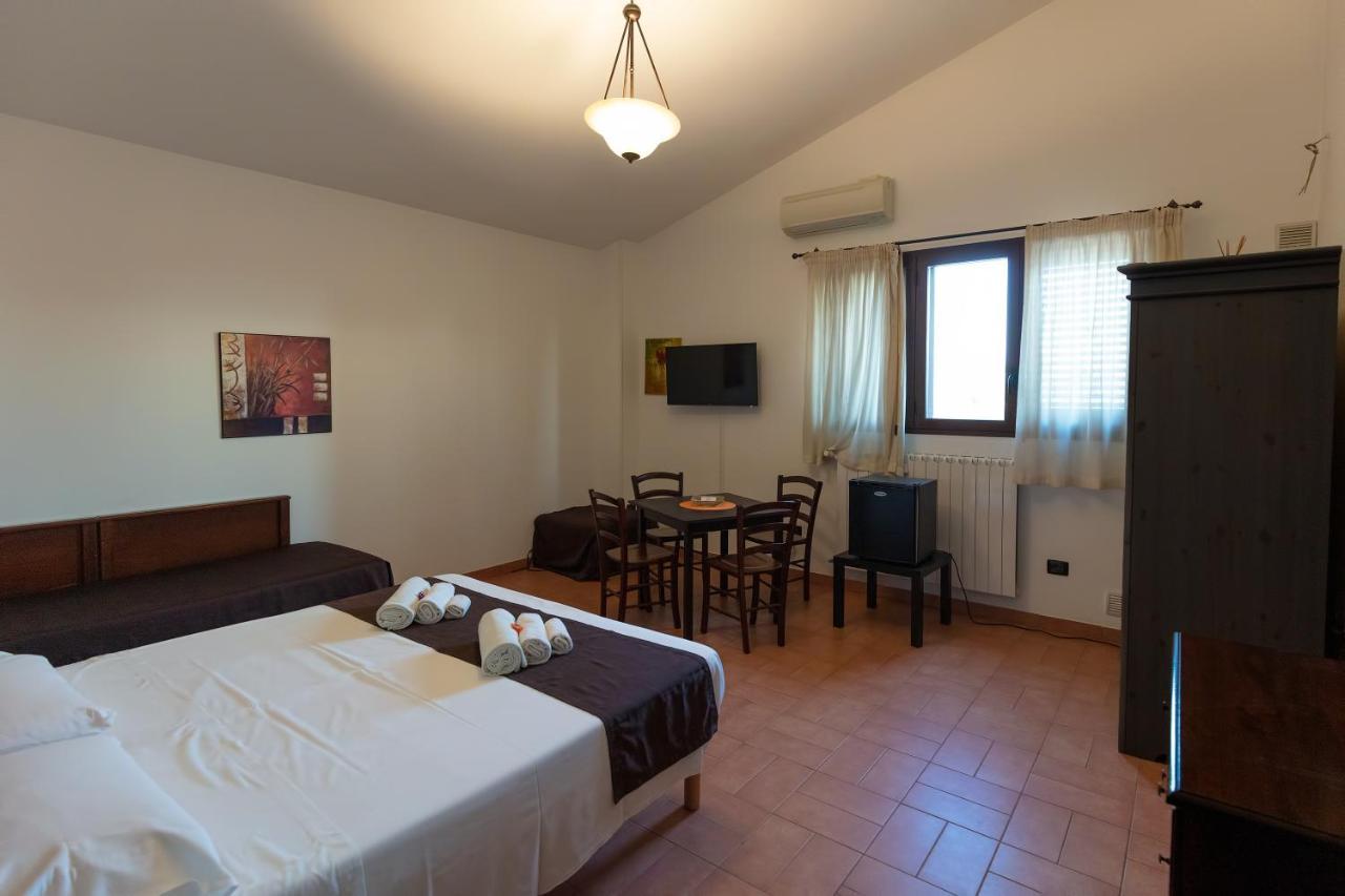 Bed & Breakfast Giardini Di Marzo เลชเช ภายนอก รูปภาพ