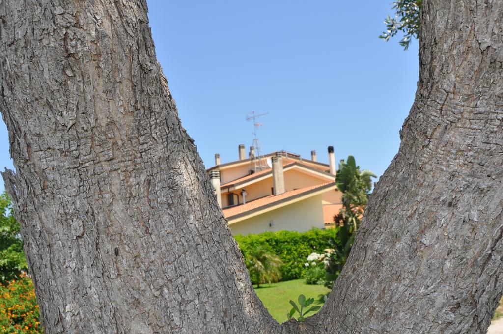 Bed & Breakfast Giardini Di Marzo เลชเช ภายนอก รูปภาพ