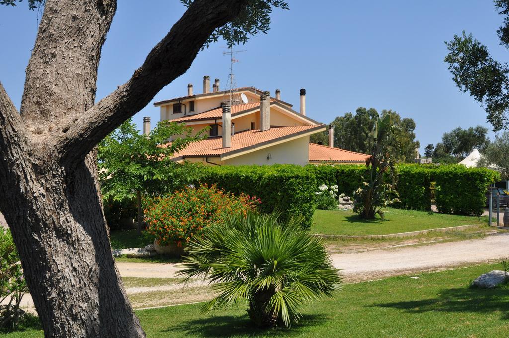Bed & Breakfast Giardini Di Marzo เลชเช ภายนอก รูปภาพ