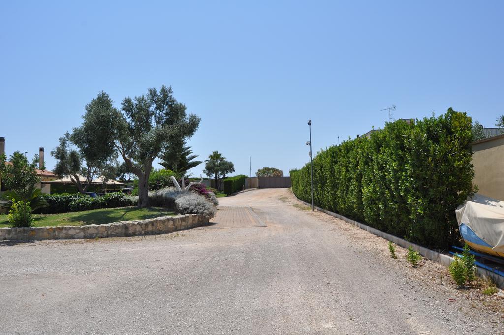 Bed & Breakfast Giardini Di Marzo เลชเช ภายนอก รูปภาพ