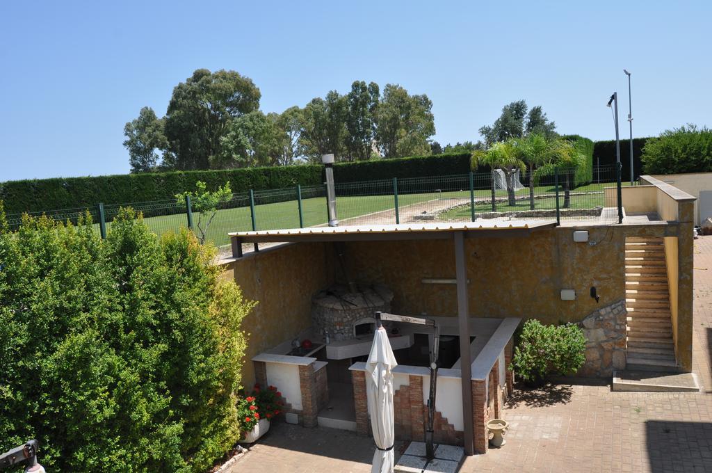 Bed & Breakfast Giardini Di Marzo เลชเช ภายนอก รูปภาพ
