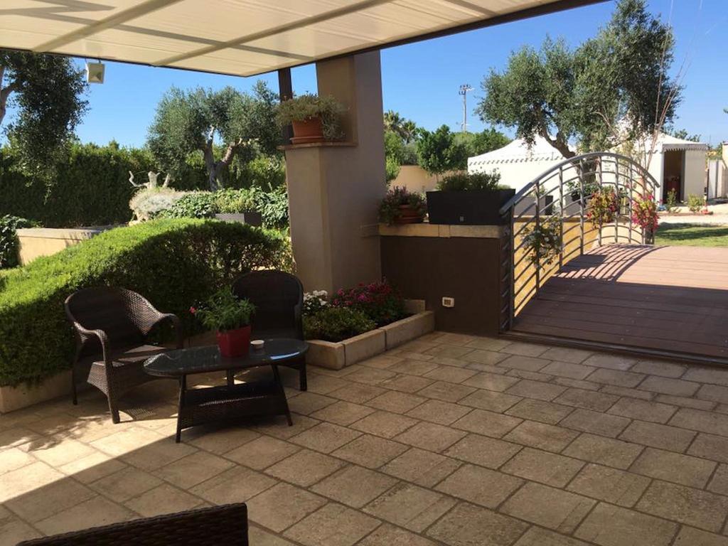 Bed & Breakfast Giardini Di Marzo เลชเช ภายนอก รูปภาพ