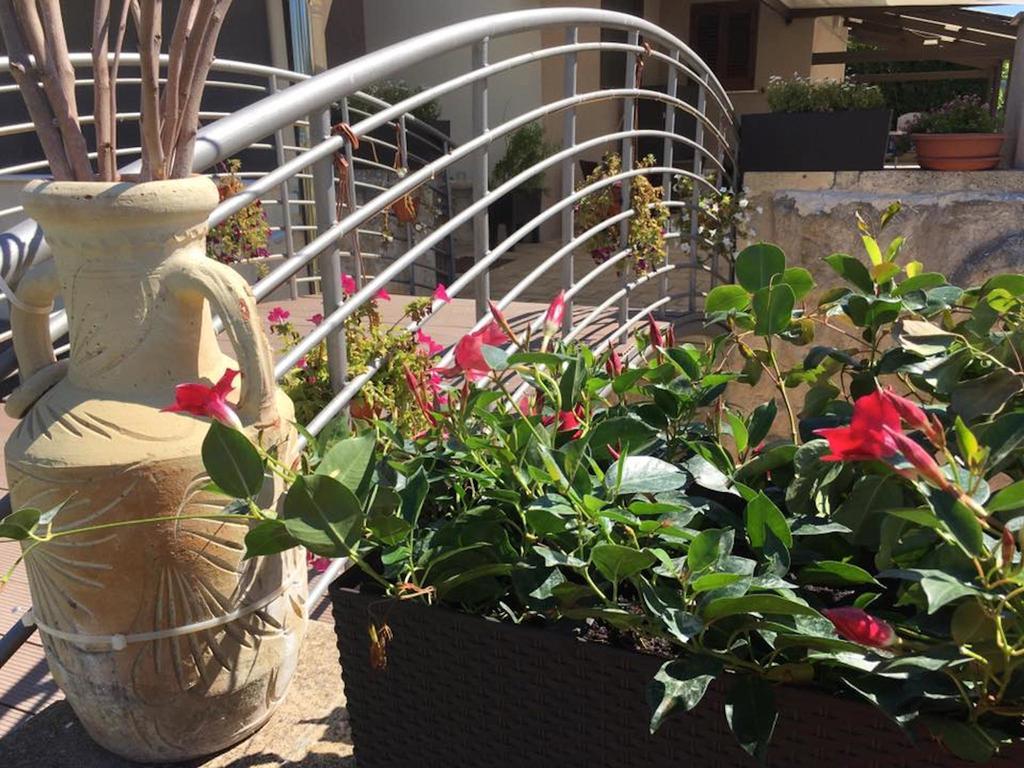 Bed & Breakfast Giardini Di Marzo เลชเช ภายนอก รูปภาพ