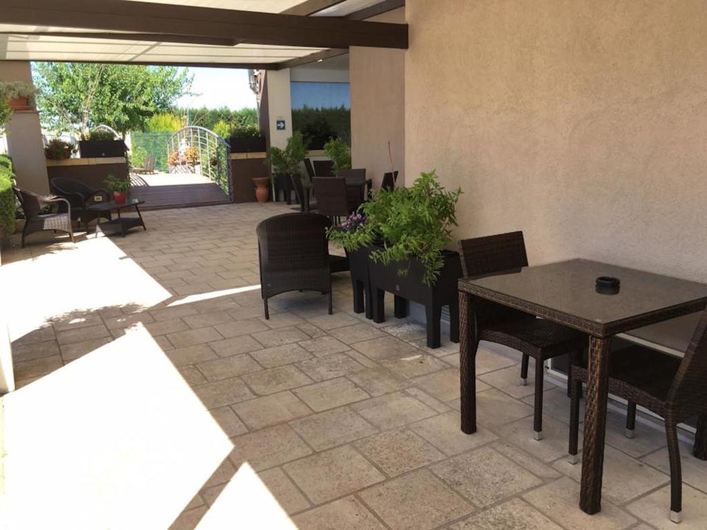 Bed & Breakfast Giardini Di Marzo เลชเช ภายนอก รูปภาพ