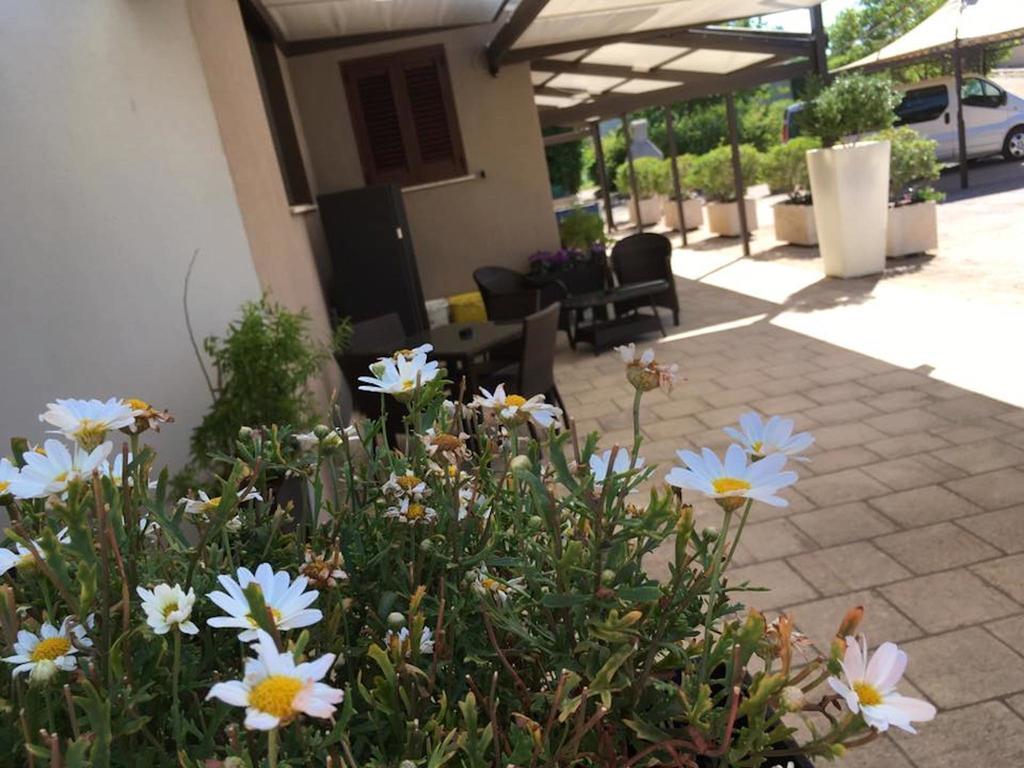 Bed & Breakfast Giardini Di Marzo เลชเช ภายนอก รูปภาพ