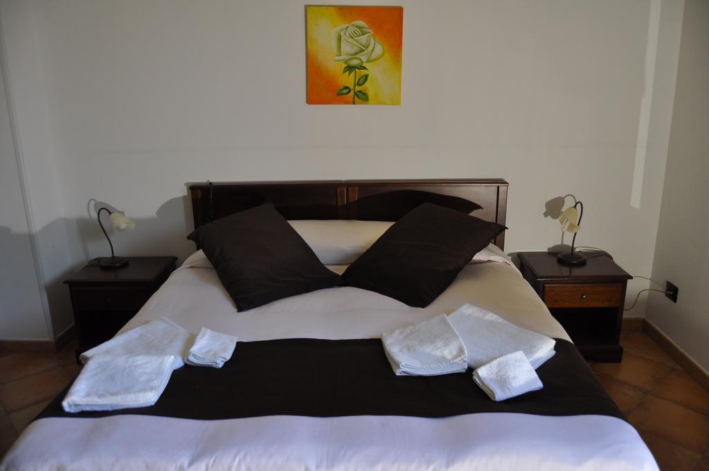 Bed & Breakfast Giardini Di Marzo เลชเช ภายนอก รูปภาพ