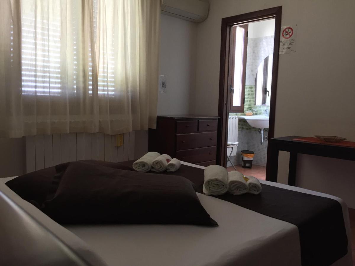 Bed & Breakfast Giardini Di Marzo เลชเช ภายนอก รูปภาพ