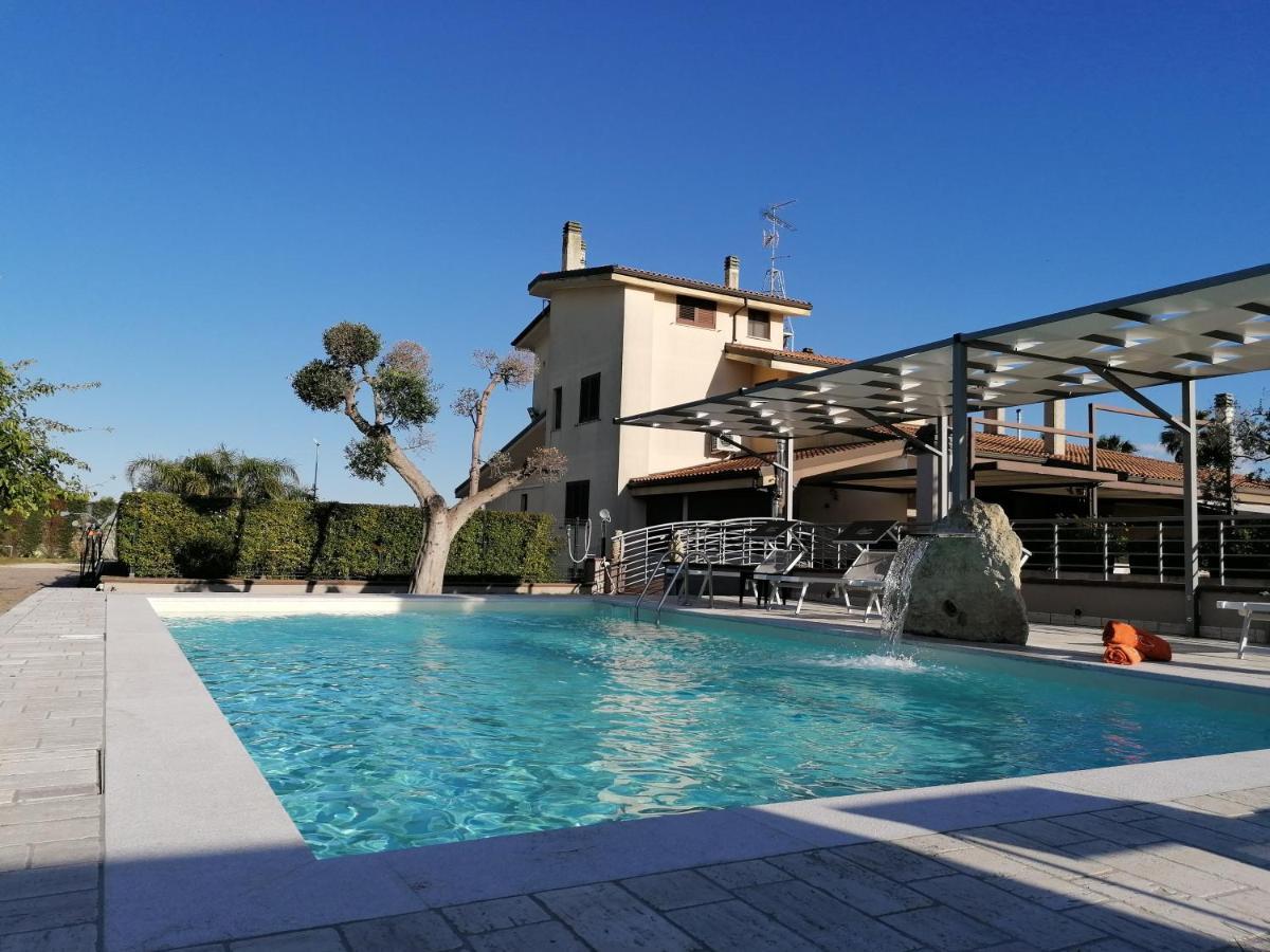 Bed & Breakfast Giardini Di Marzo เลชเช ภายนอก รูปภาพ