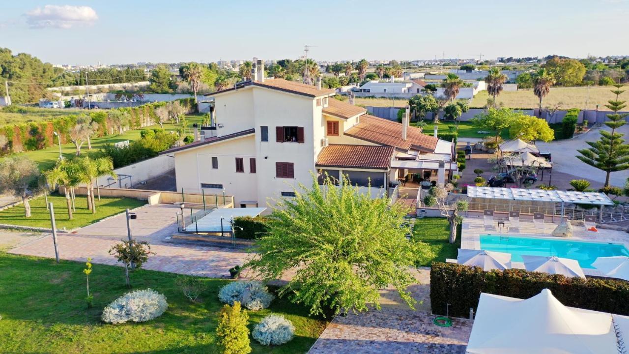 Bed & Breakfast Giardini Di Marzo เลชเช ภายนอก รูปภาพ